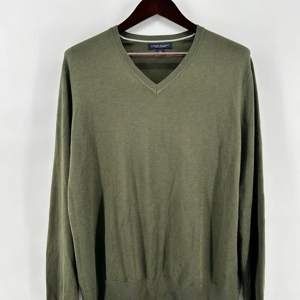 Banana Republic Luxury Blend Sweater Mens XL Olive Silk Cashmere V Neck Office